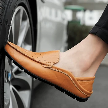 2023 חדש חלול לנשימה נעליים מזדמנים גברים של נעלי עור קיץ Slip-on רך הבלעדי רדוד, שטוח נהיגה נעלי מוקסינים לגברים